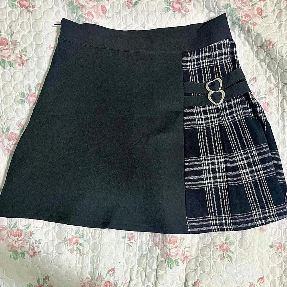 Black and Plaid Skirt with Heart Buckles